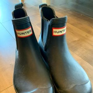 SOLD!! Hunter Chelsea Boots size 7